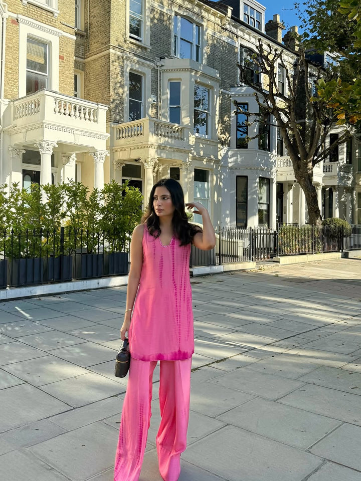 Pallavi Bahl In Hot Pink Tie-dye Kurta