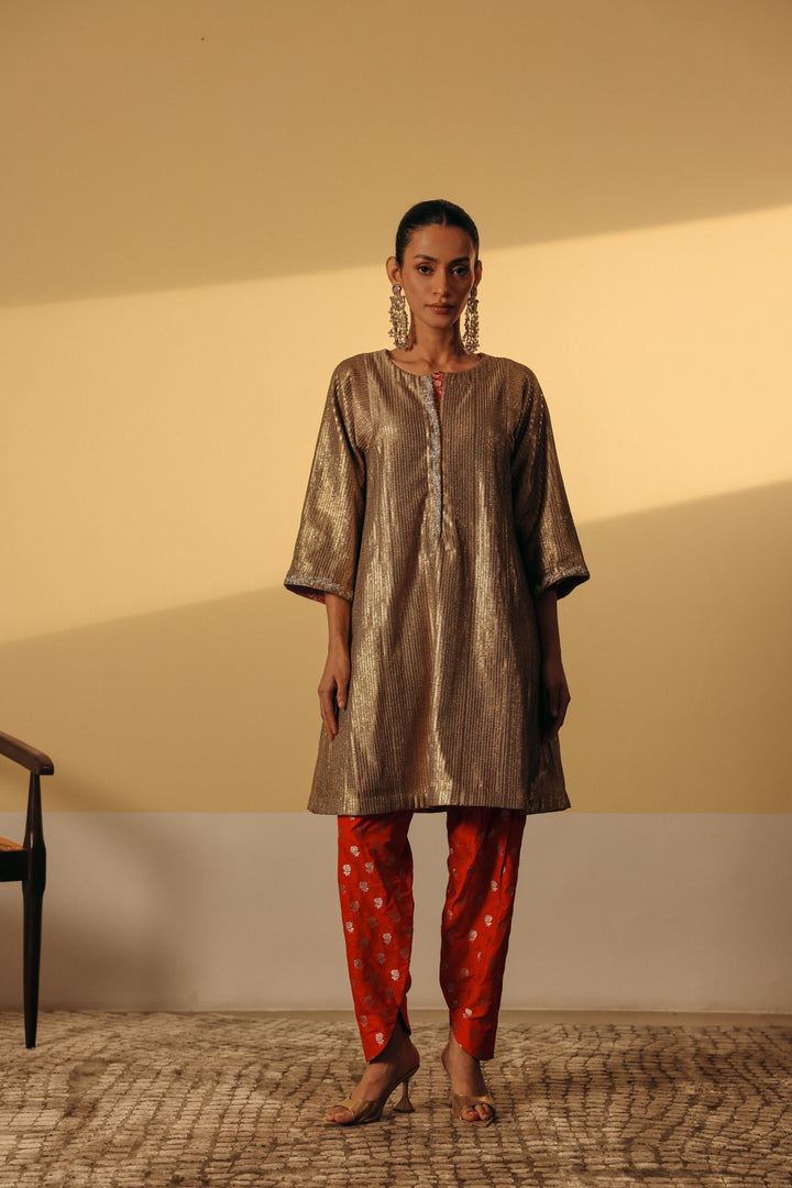 Sifat Mahendru In Gold Sequin Kurta (Ready To Ship)