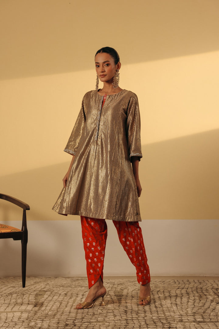 Sifat Mahendru In Gold Sequin Kurta (Ready To Ship)